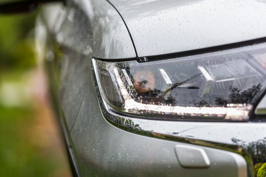 Детали экстерьера Mitsubishi Outlander HPE-S 2018 года  (LA) (фото 13 из 40)